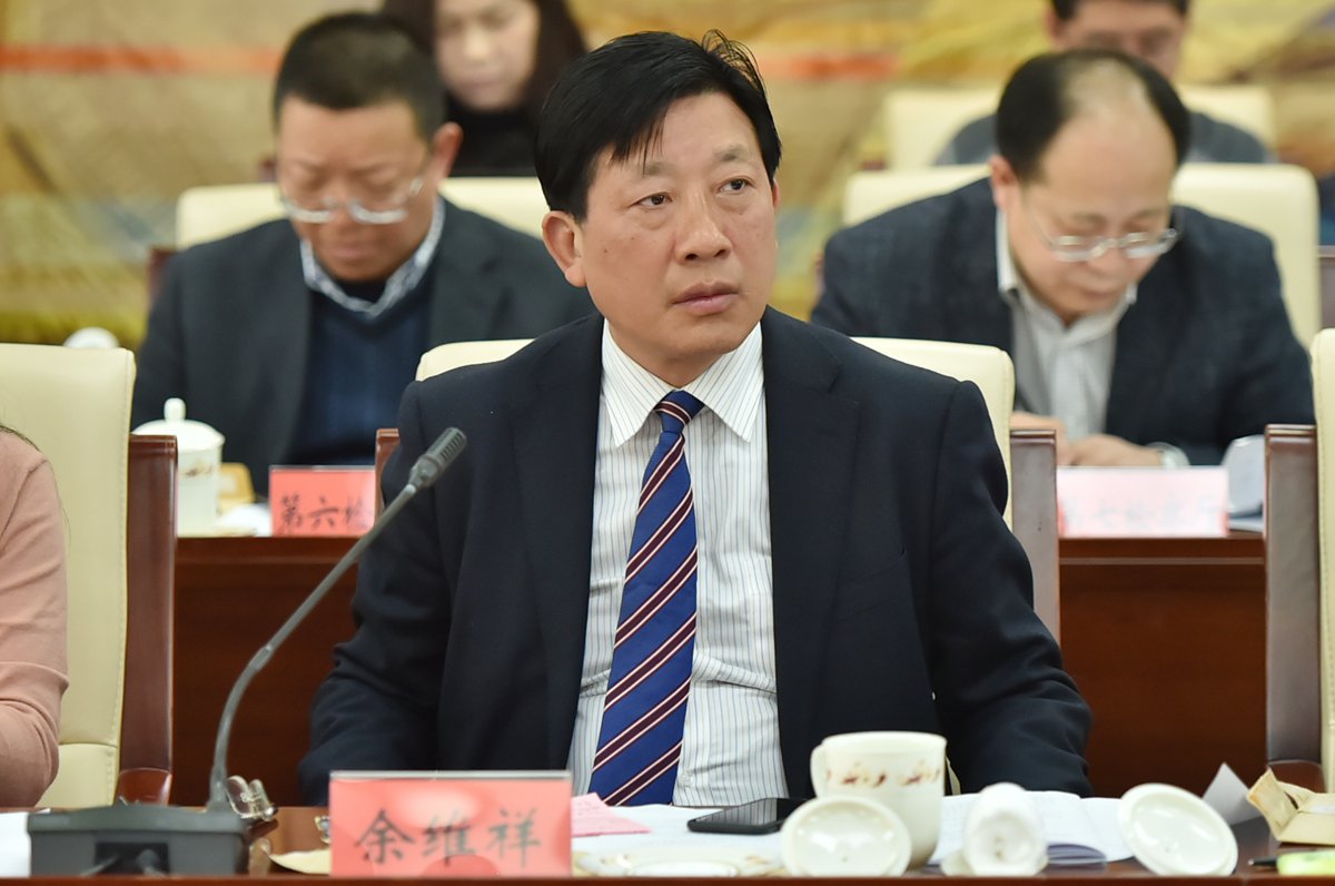 最高检举行全国人大代表和专家学者座谈会征求对最高